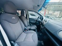 FIAT - UNO - 2012/2012 - Branca - R$ 33.900,00