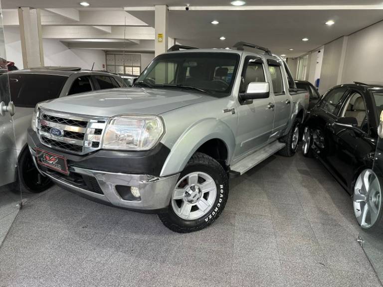 FORD - RANGER - 2010/2010 - Prata - R$ 74.900,00