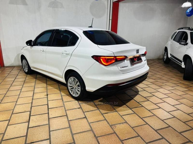 FIAT - CRONOS - 2023/2023 - Prata - R$ 74.900,00